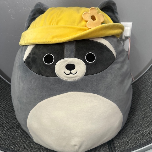 Spring raccoon squishmallow - Picture 1 of 2